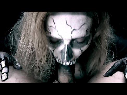 ❤️ Dämonenmädchen lutscht Schwanz mit ihrem schwarzen Mund und schluckt Sperma. Fuck video bei uns de.pornohdmega.ru