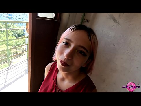 ❤️ Studentin saugt einen Fremden im Outback - Sperma auf seinem Gesicht Fuck video bei uns de.pornohdmega.ru